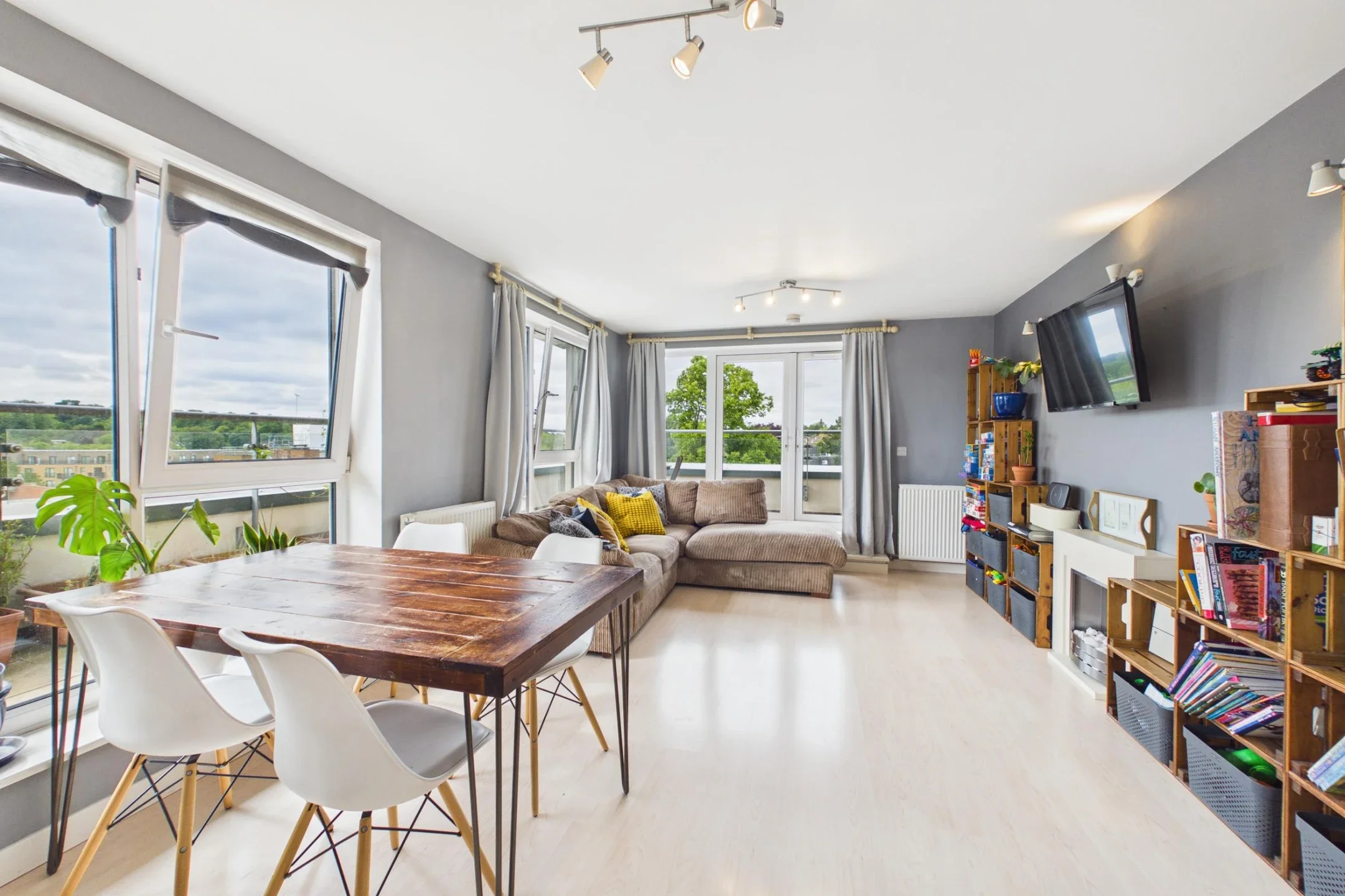 Flat Midland Road in Dacorum