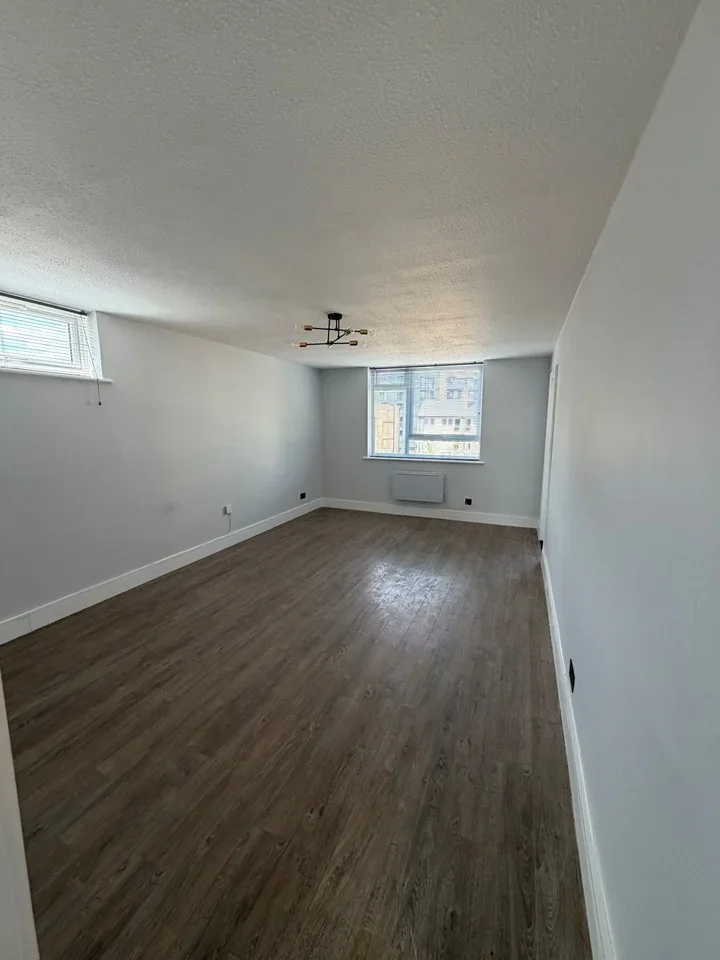 Flat Bensham Lane in Greater London