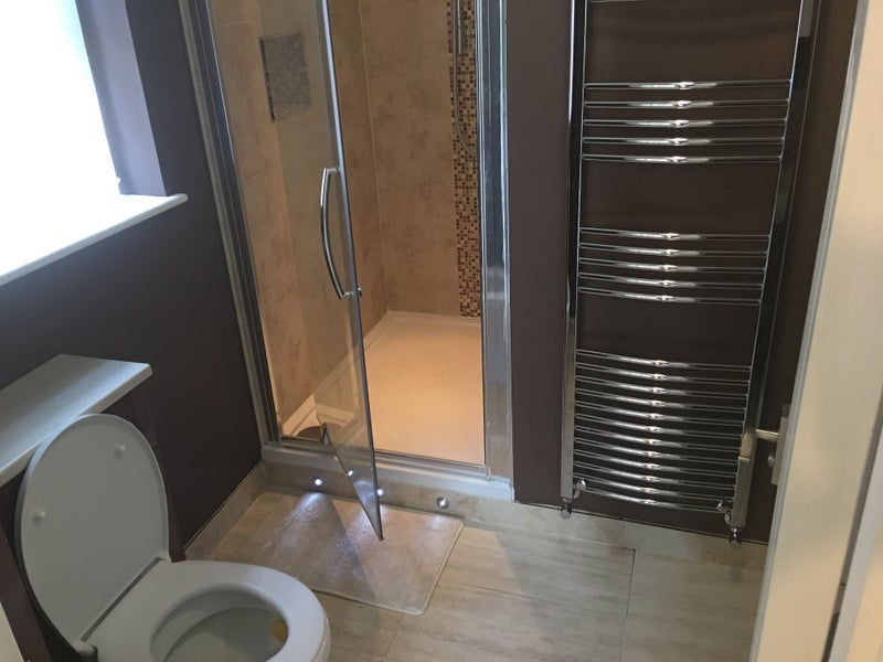 Room Court Close in Holyport