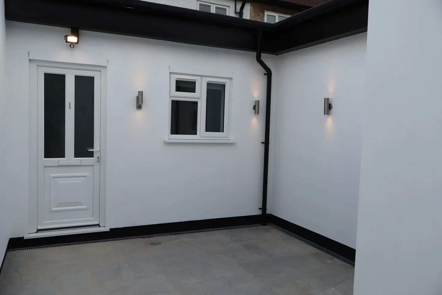Flat Kirby Close in Epsom and Ewell
