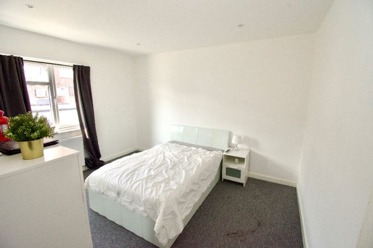 Flat Chartley Avenue in Greater London