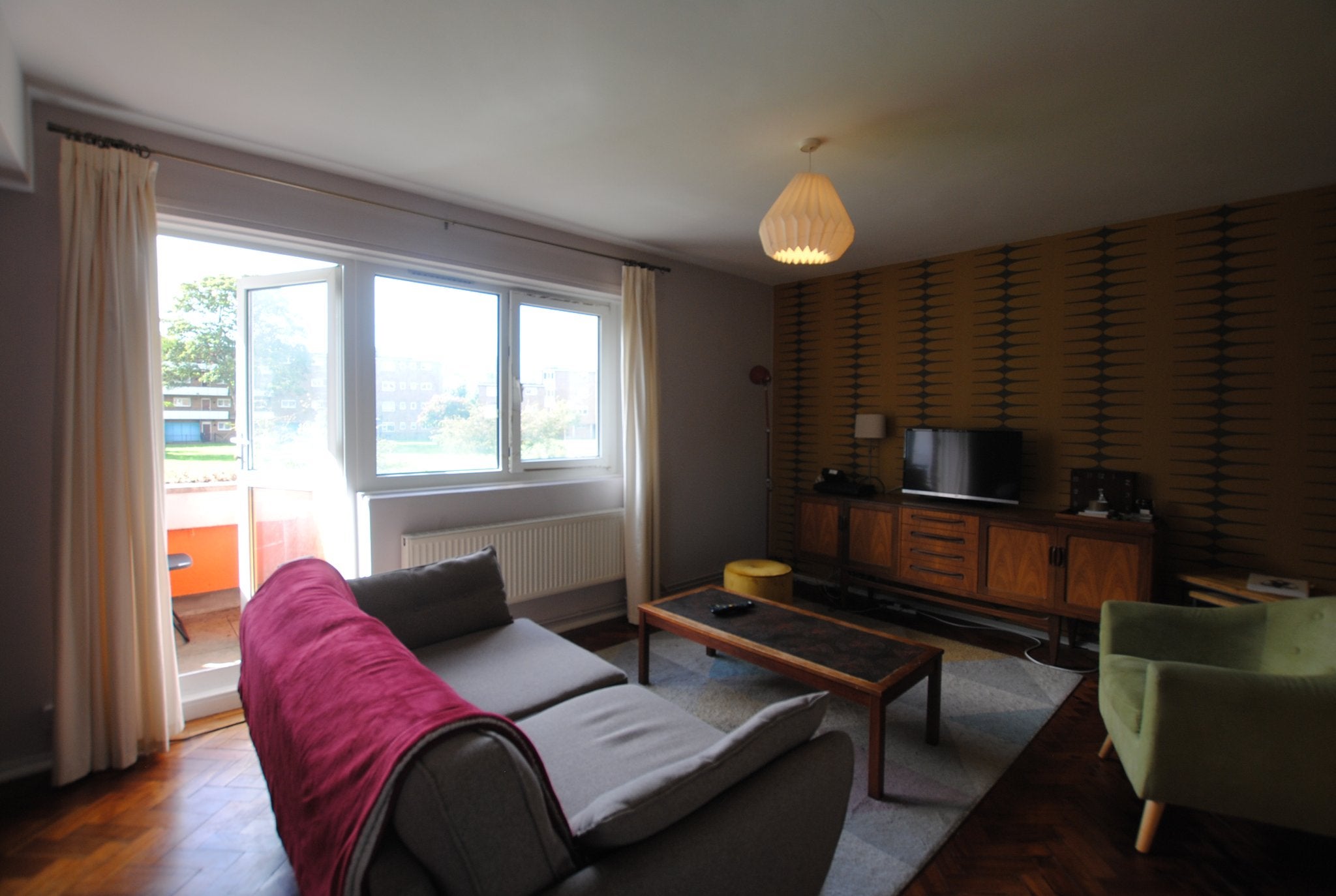 Flat Binfield Road in Greater London