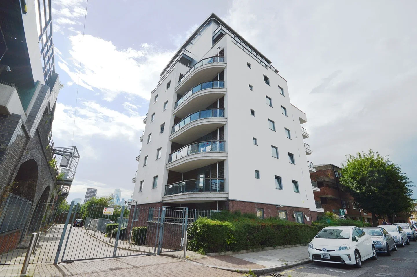 Flat Devonport Street in Greater London