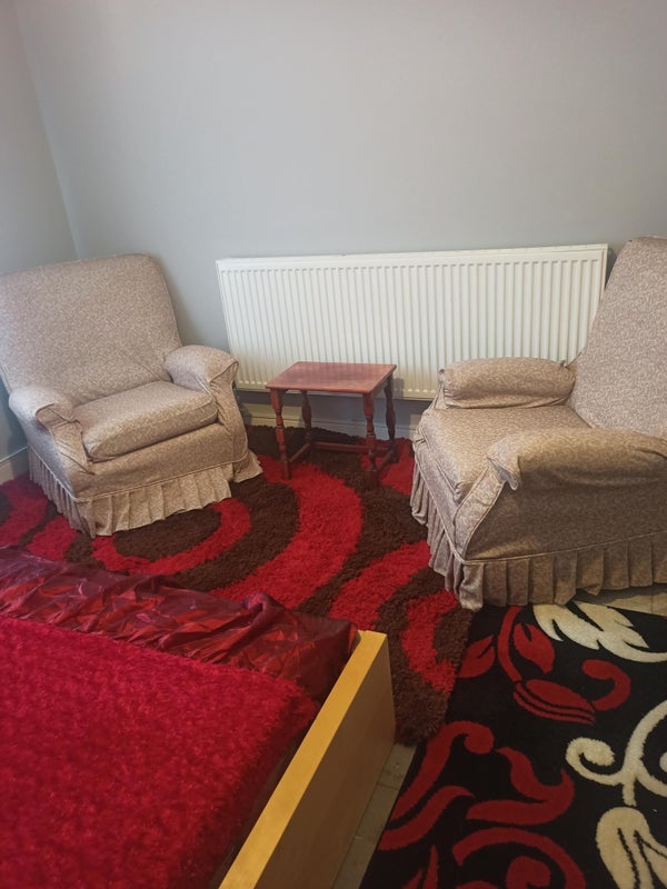 Room North Luton Place in Cardiff