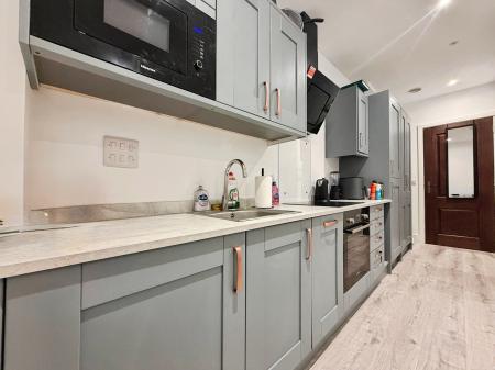 Flat Hinckley Park in Hinckley and Bosworth