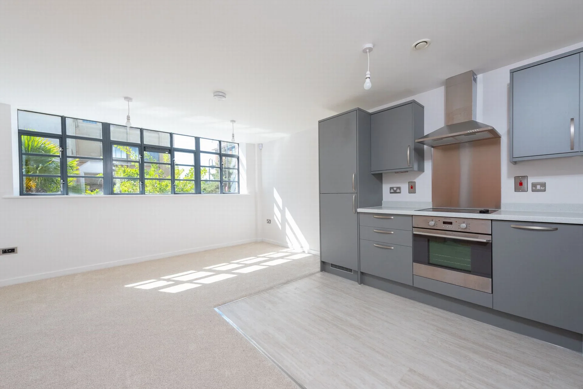 Flat Merlin Road in Rushmoor