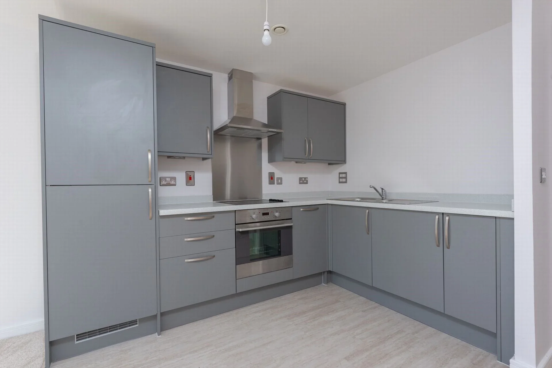 Flat Merlin Road in Rushmoor