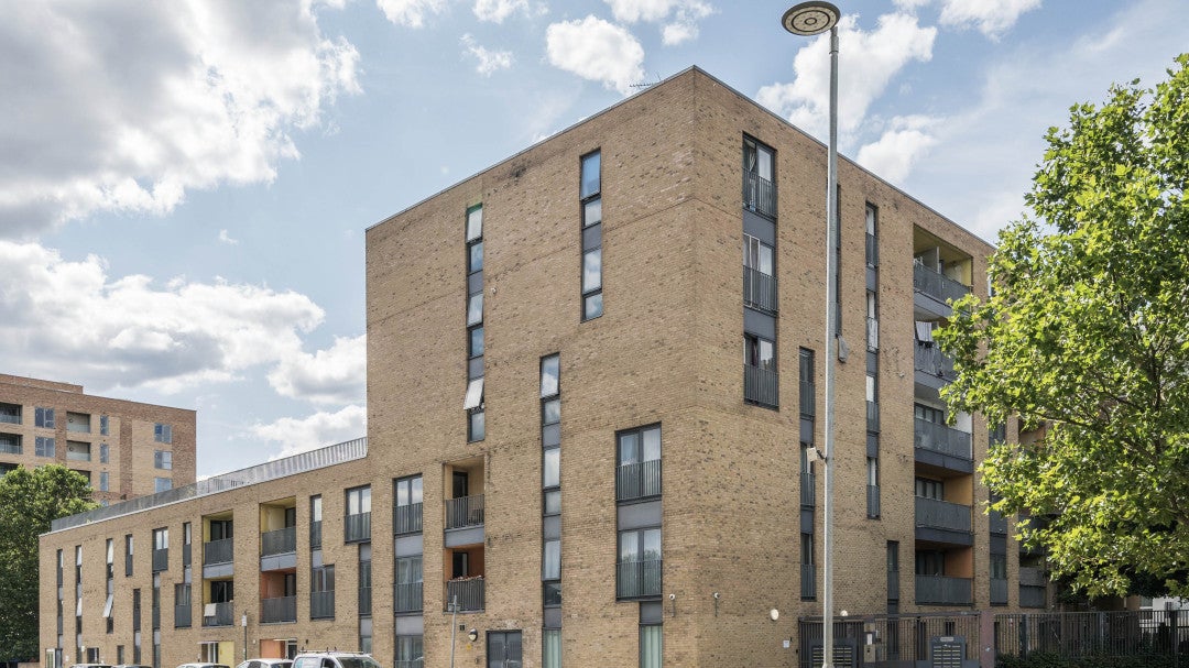 Flat Axe Street in Greater London