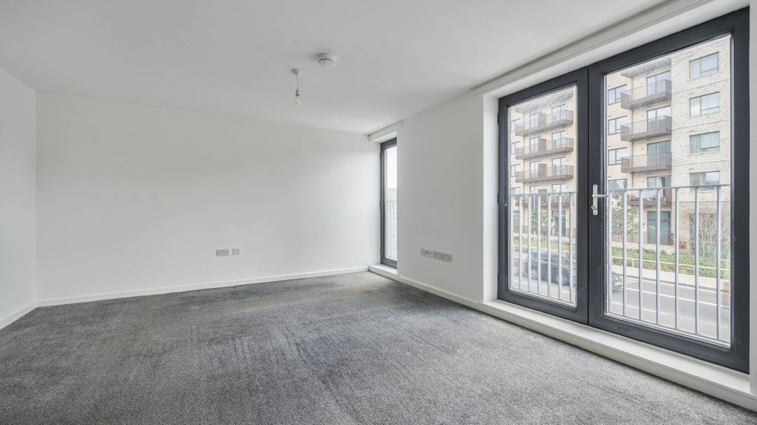 Flat Axe Street in Greater London