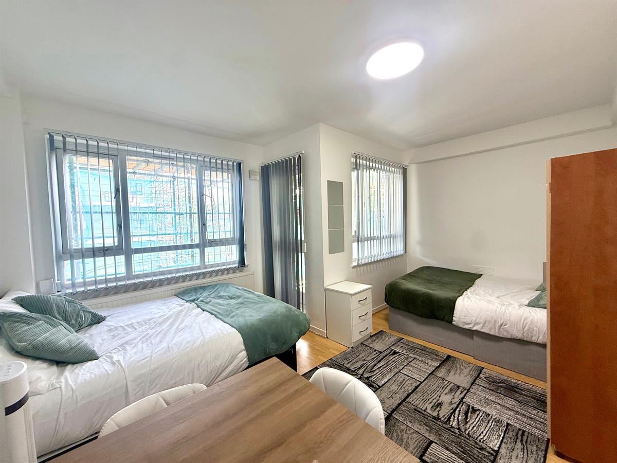 Flat Argyle Square in Greater London