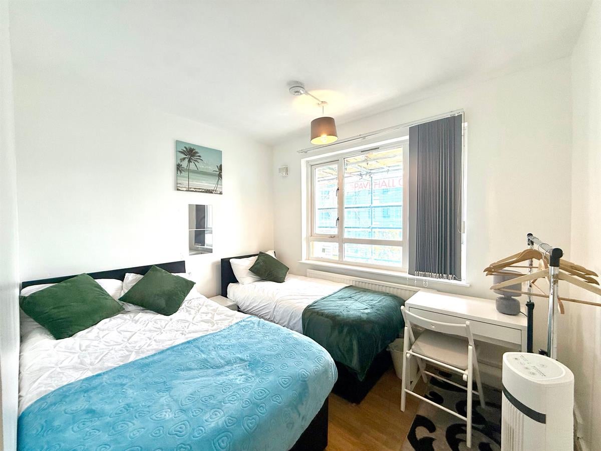 Flat Argyle Square in Greater London