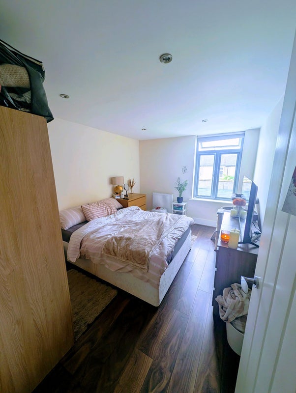 Room Nursery Road in Greater London