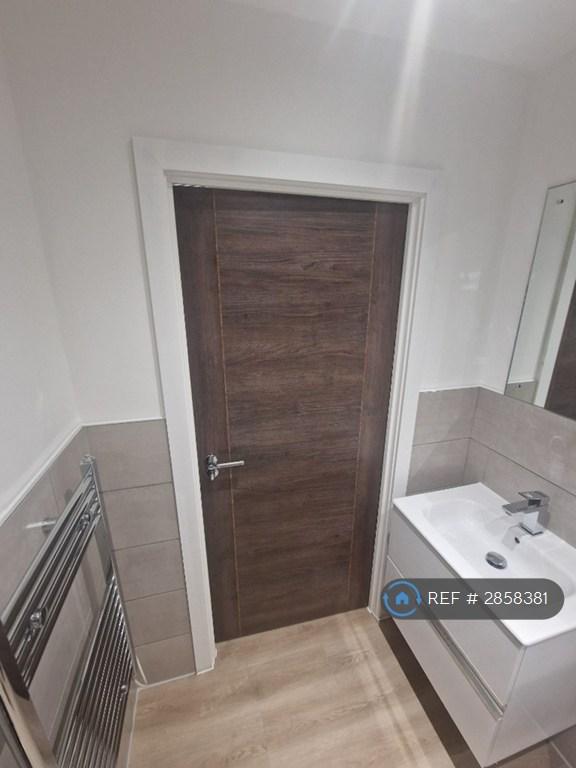 Flat Talbot Road in Trafford