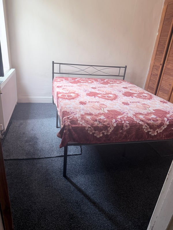 Room Bertram Road in Sandwell