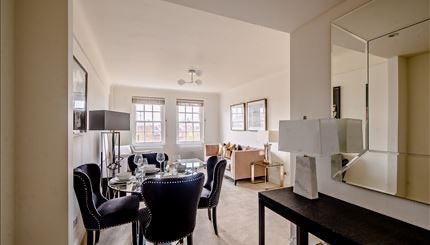Flat Fulham Road in Greater London