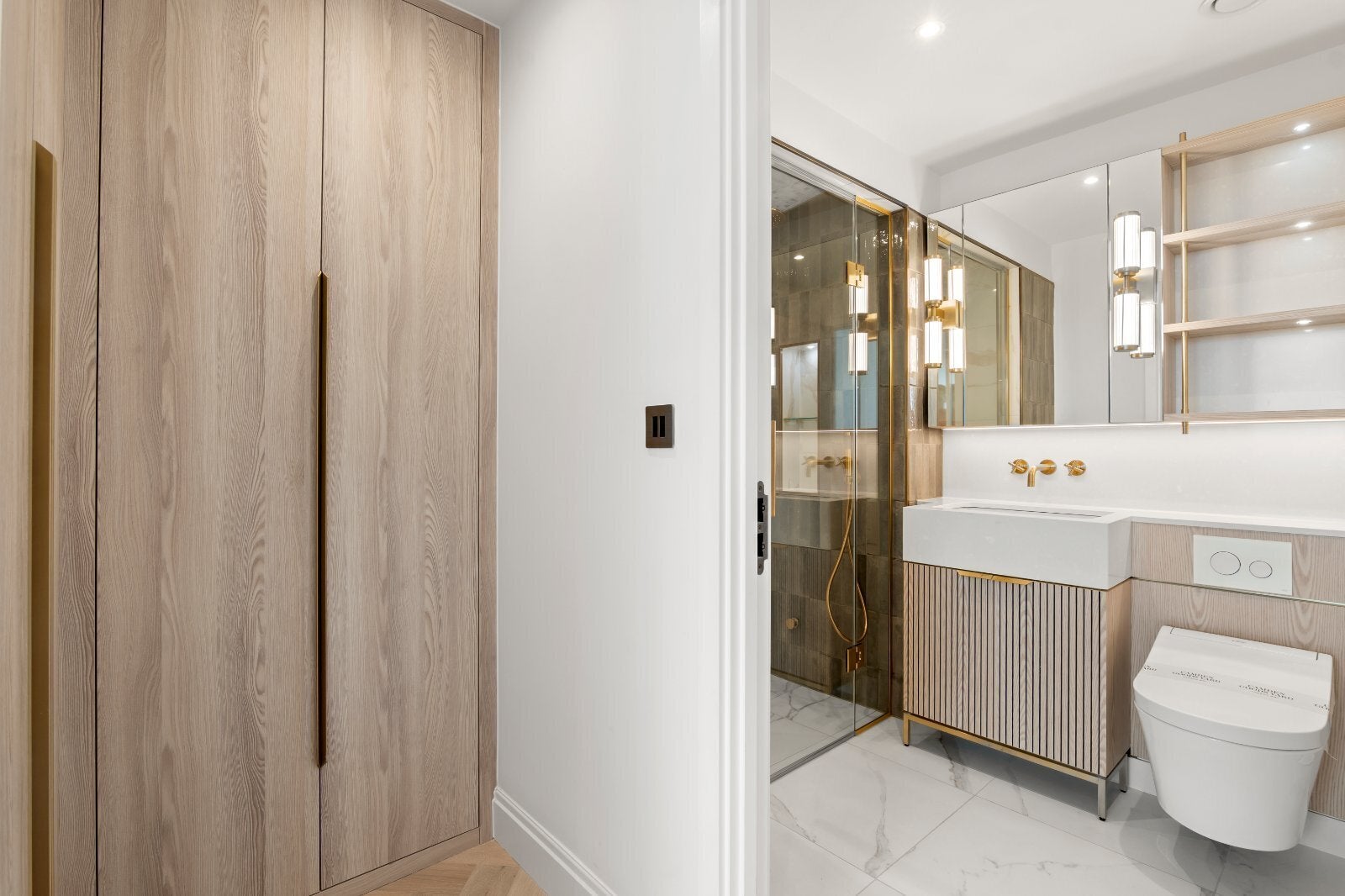 Flat Haverstock Hill in Greater London