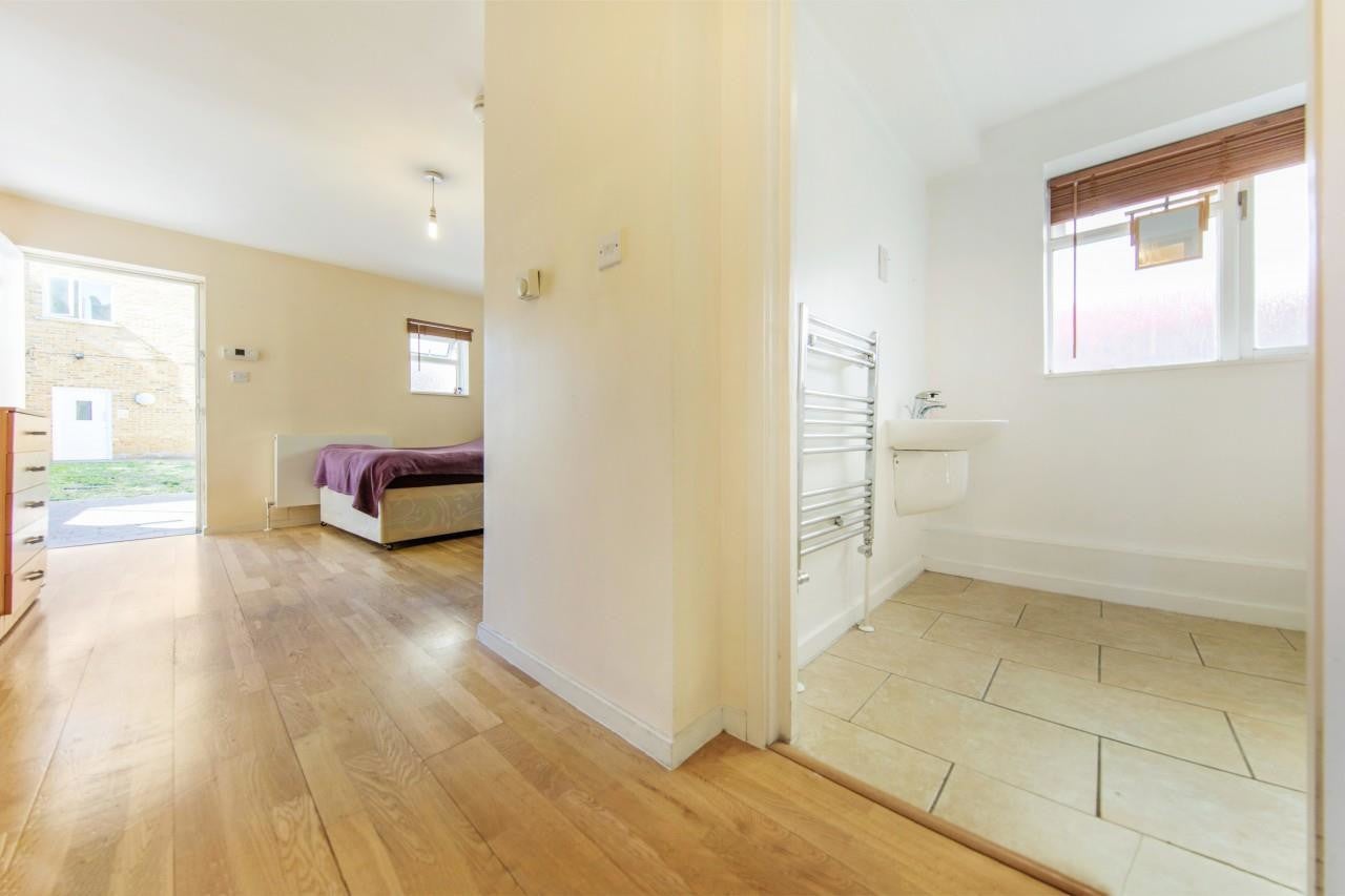 Flat Camberwell Road in Greater London