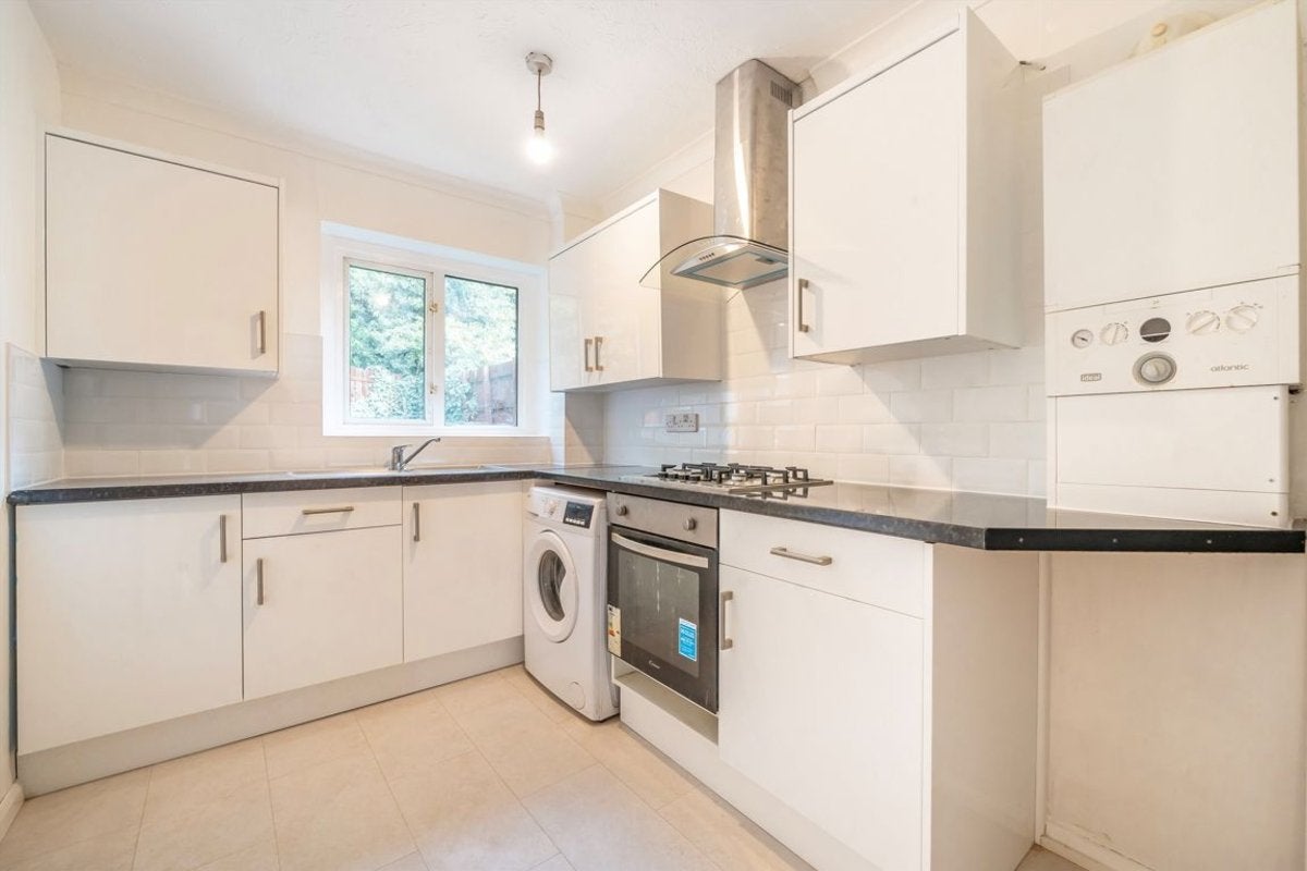 Flat Ambassador Square in Greater London