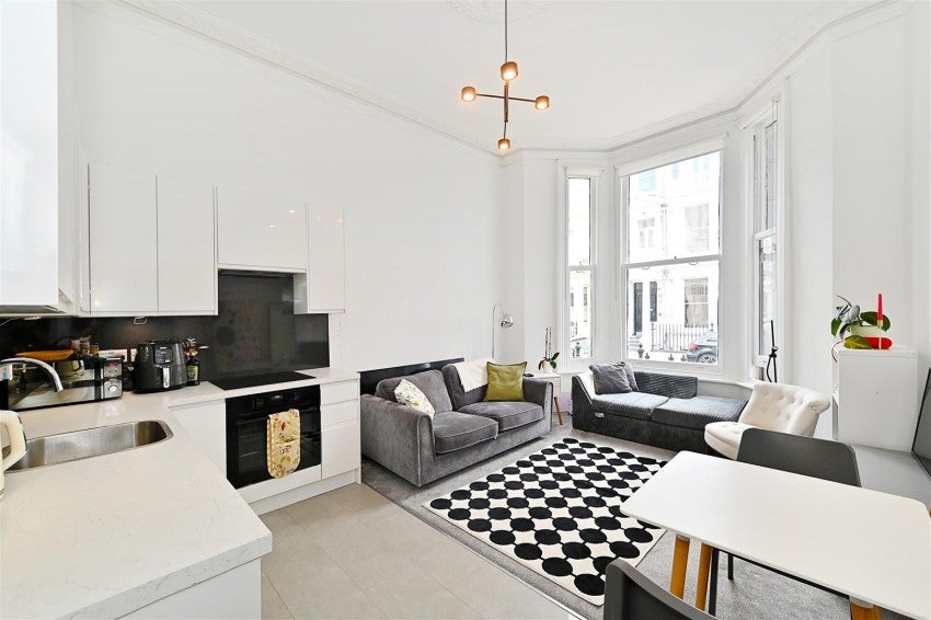 Flat Fairholme Road in Greater London