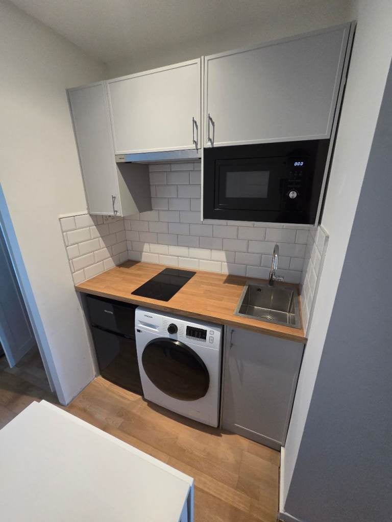 Flat Tockley Road in Burnham