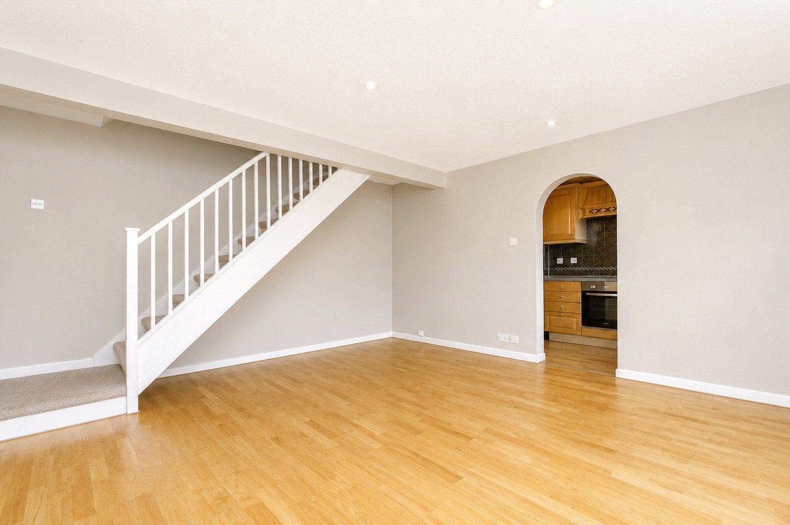 House Woodger Close in Guildford