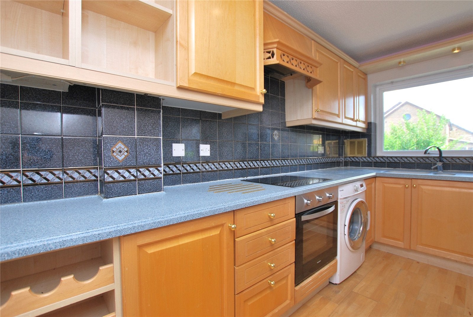 House Woodger Close in Guildford