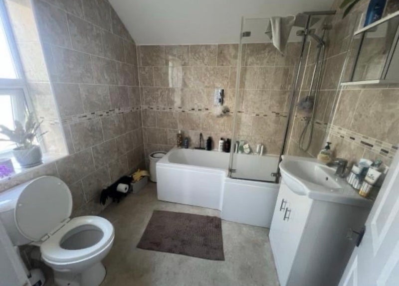Room The Broadway in Greater London