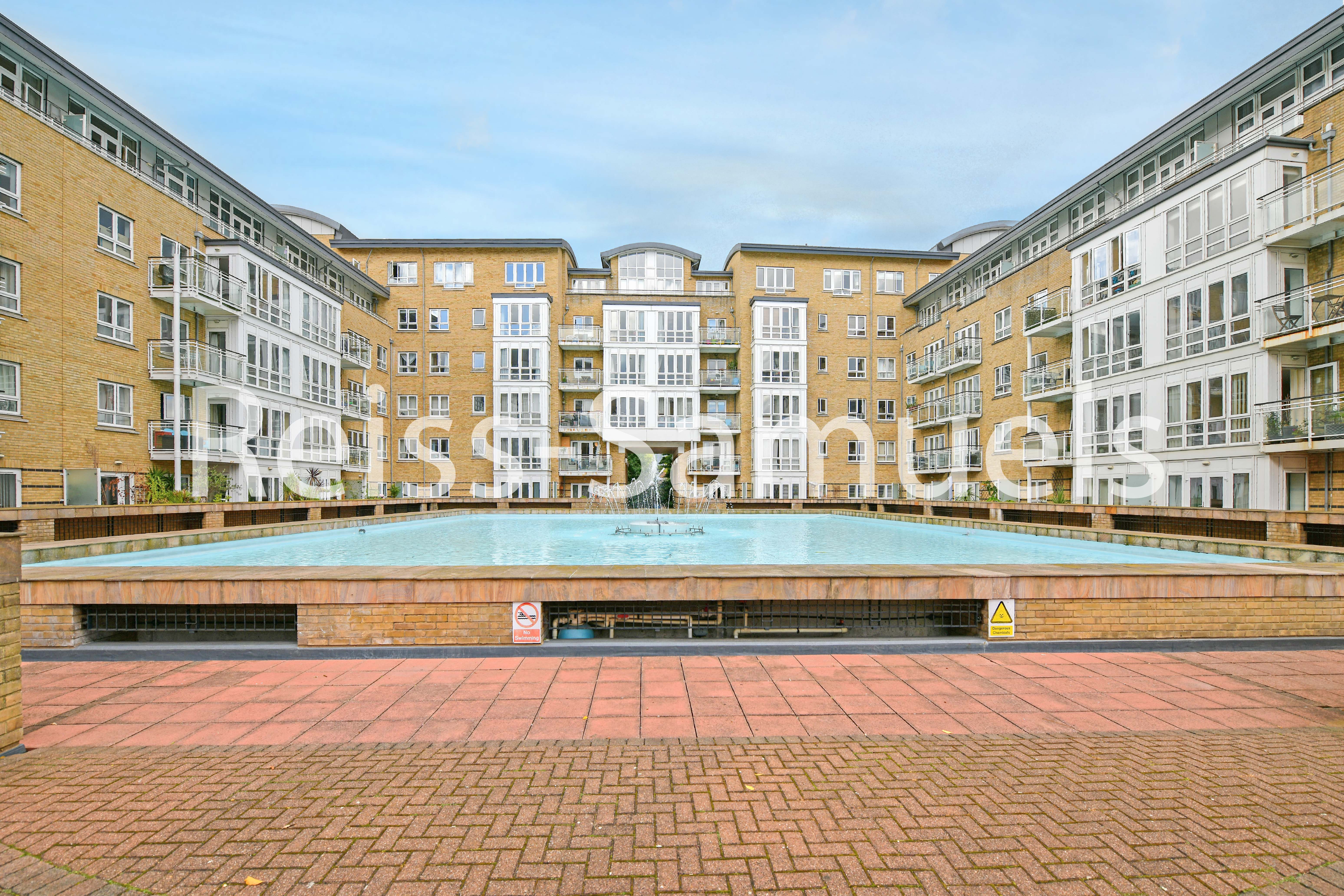 Flat St. Davids Square in Greater London