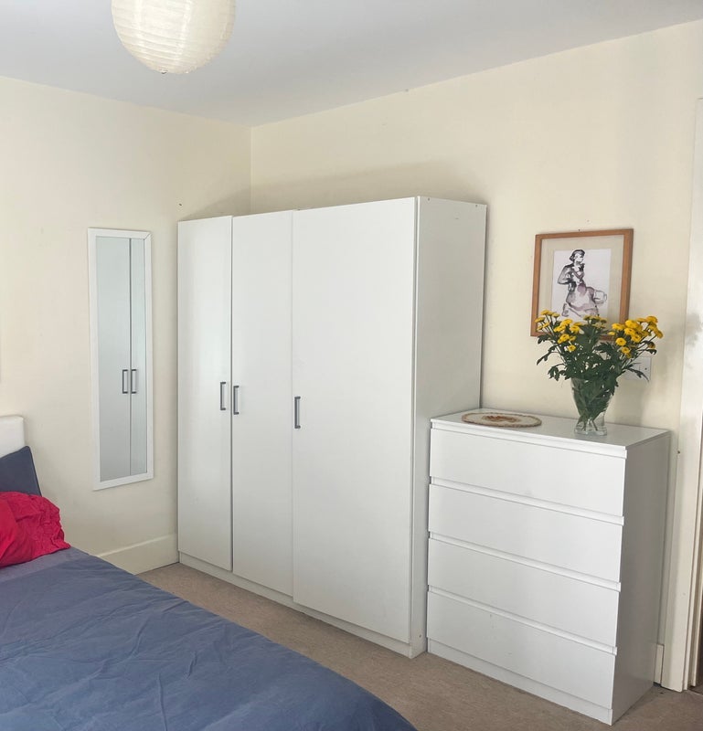 Room Berger Road in Greater London