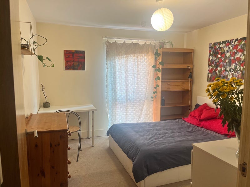 Room Berger Road in Greater London