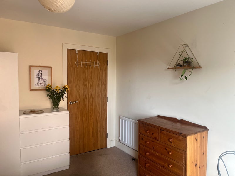 Room Berger Road in Greater London