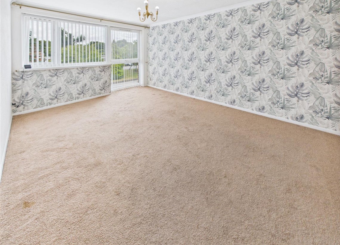 Flat Coton Road in Nuneaton and Bedworth