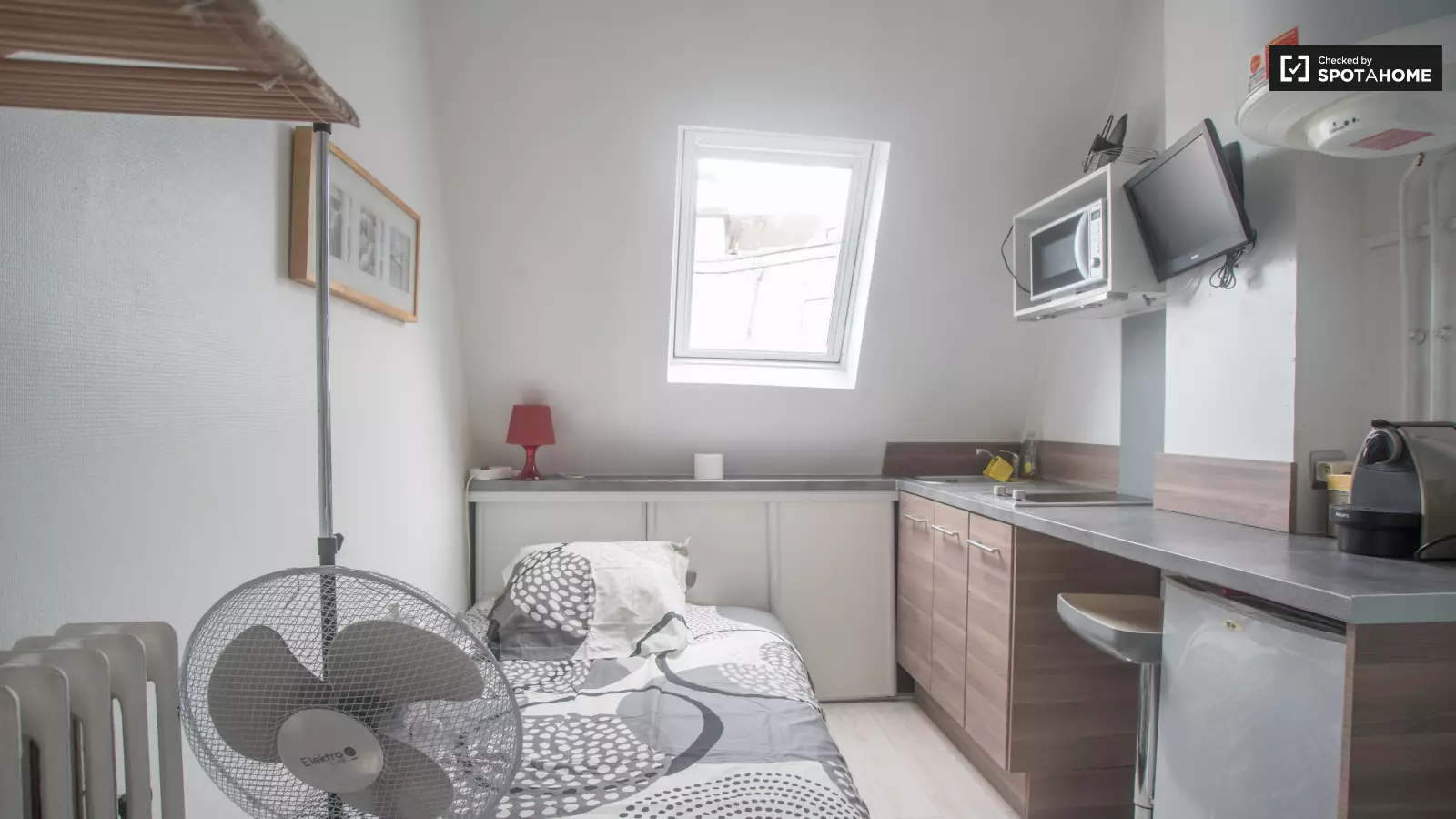 Flat Rue des Renaudes in Paris