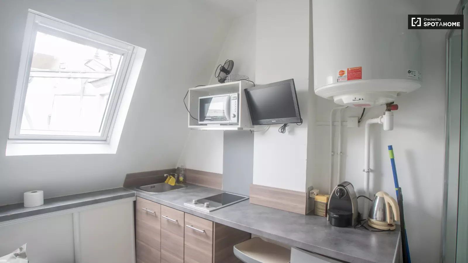 Flat Rue des Renaudes in Paris