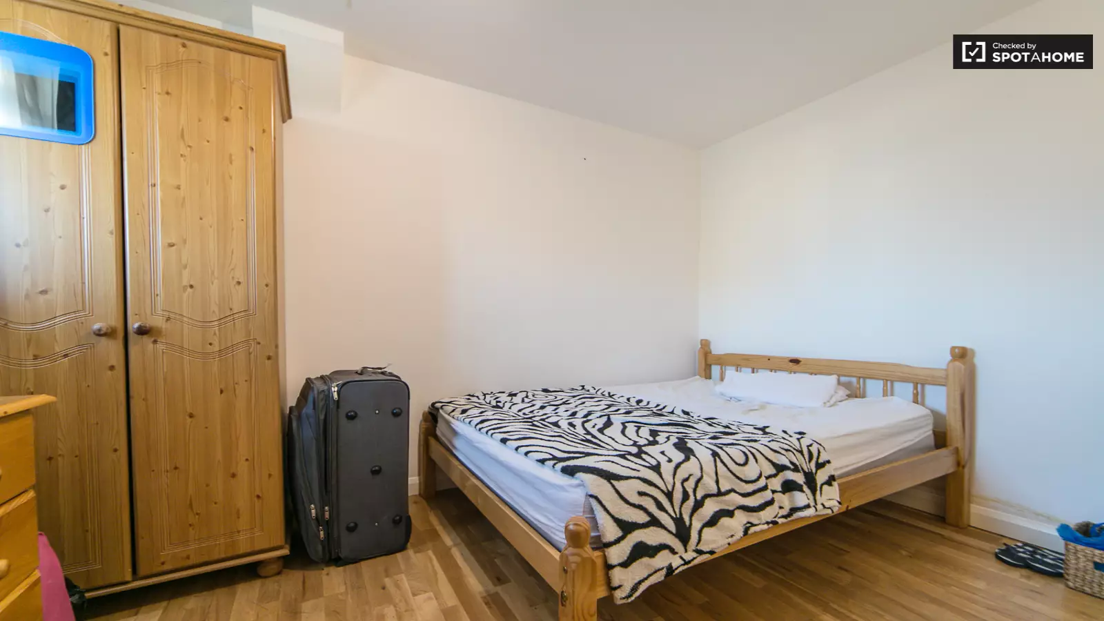 Flat Prince John Road in Greater London