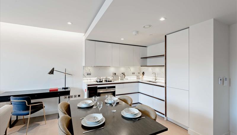 Flat TOTTERIDGE COMMON in London