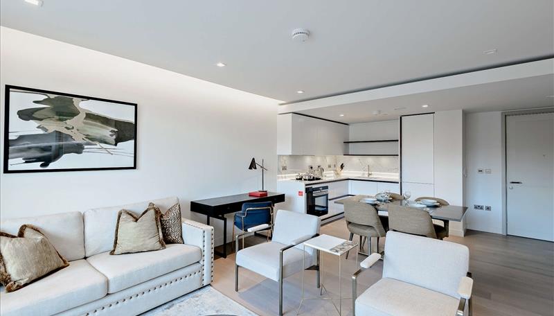 Flat TOTTERIDGE COMMON in London