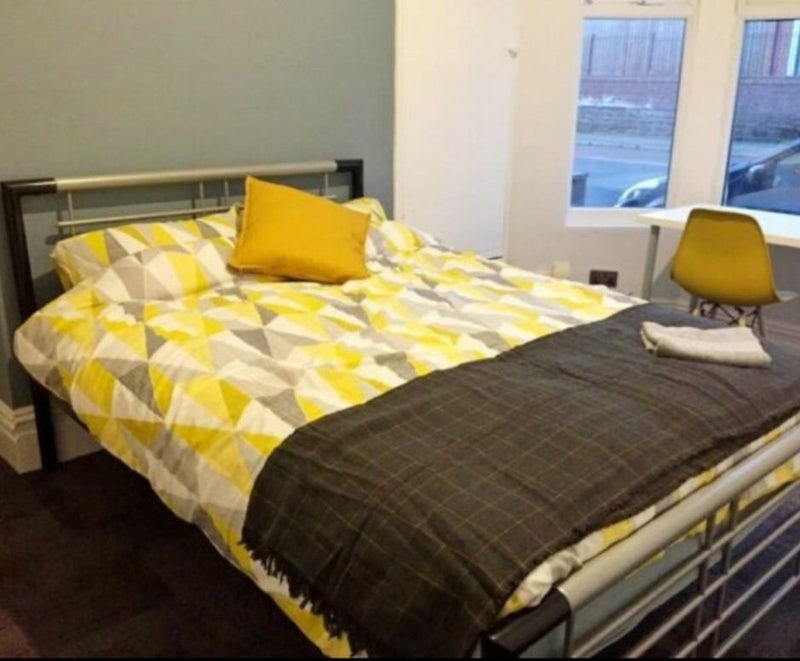 Room Stanley Road in Wakefield