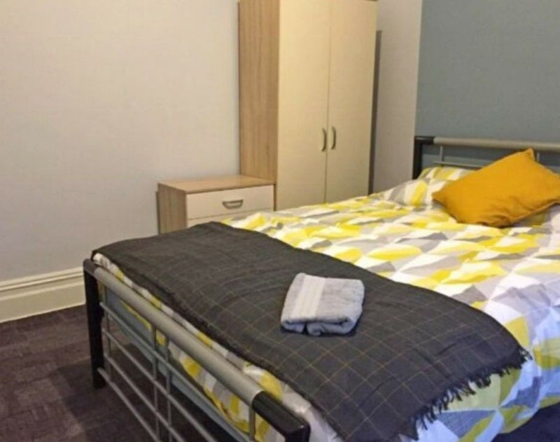 Room Stanley Road in Wakefield