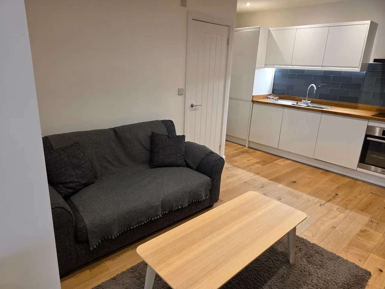 Flat Clapham Road in Greater London