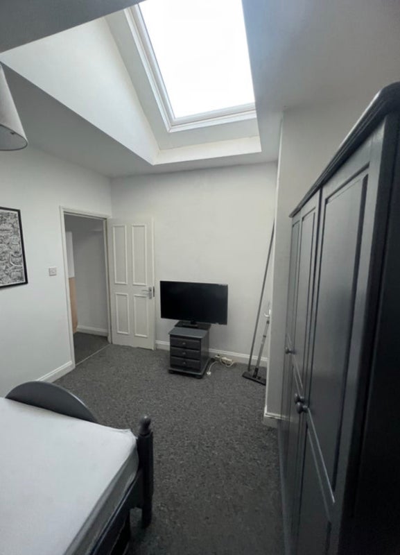 Room Avonvale Road in Bristol
