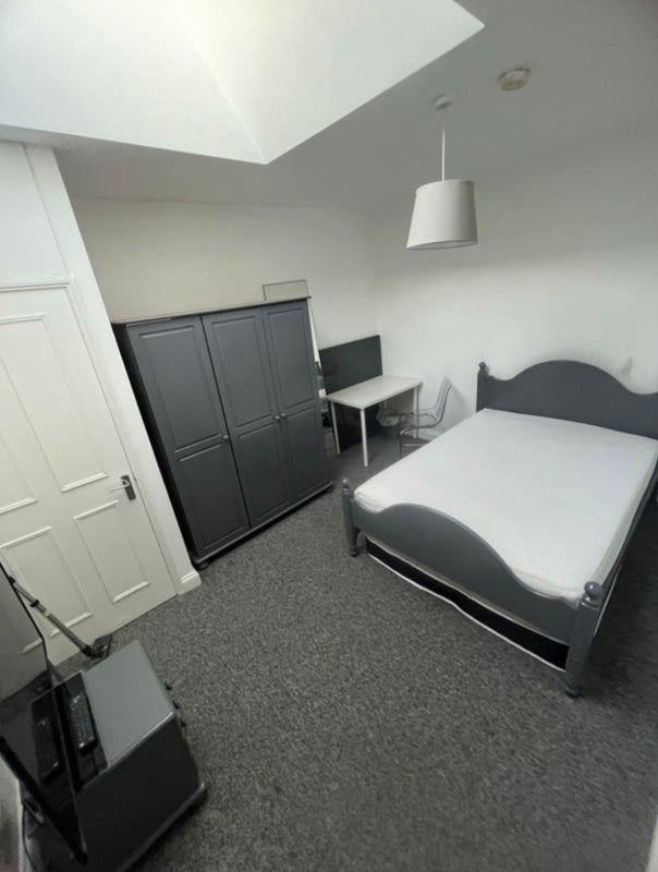 Room Avonvale Road in Bristol