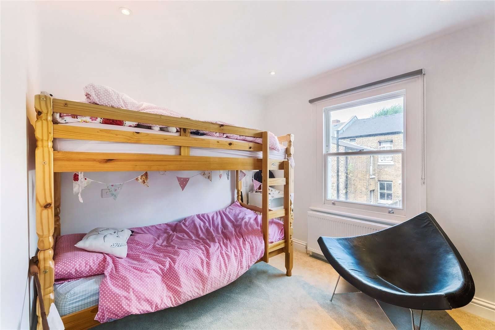 House Balfern Street in Greater London
