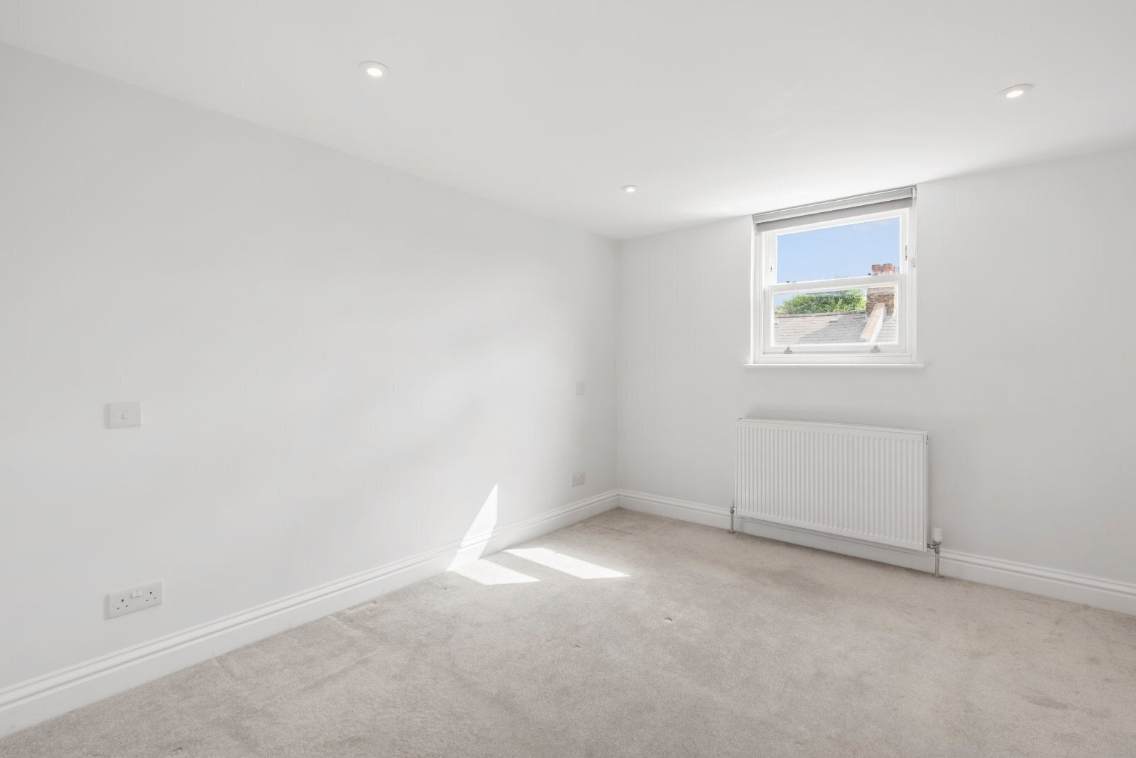 House Balfern Street in Greater London