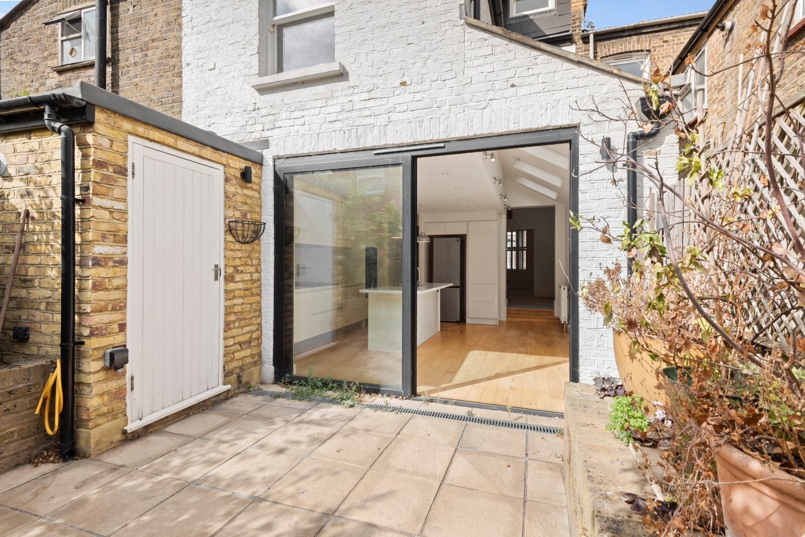 House Balfern Street in Greater London