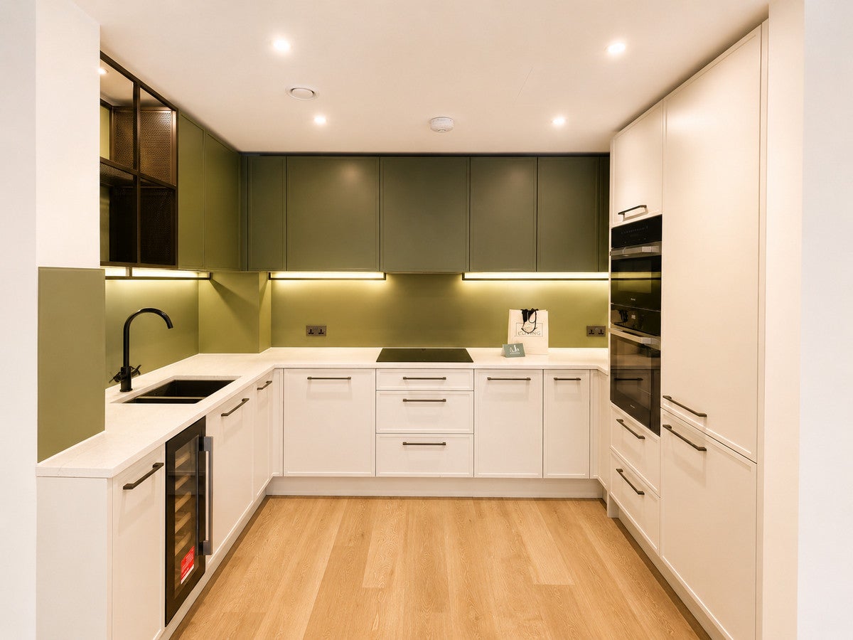 Flat Bagleys Lane in Greater London