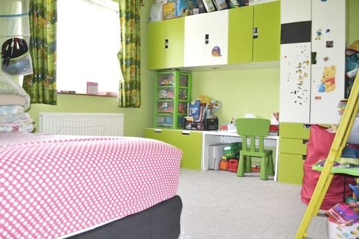 Flat Derwent Drive in Slough