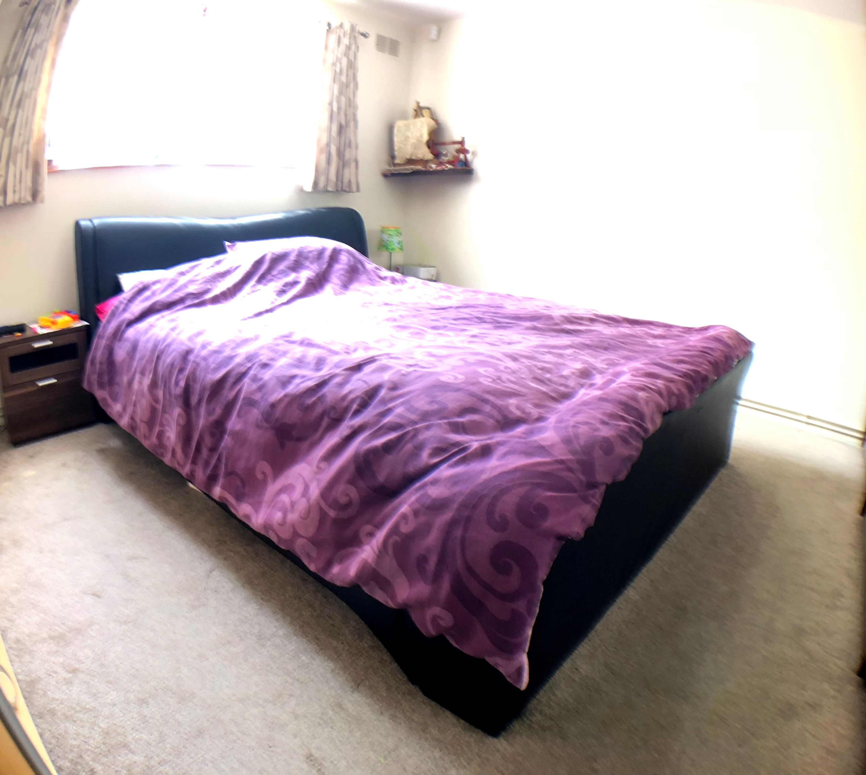 Flat Derwent Drive in Slough
