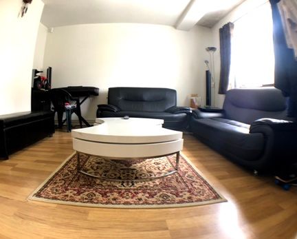 Flat Derwent Drive in Slough