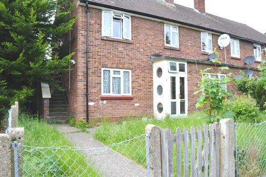 Flat Derwent Drive in Slough